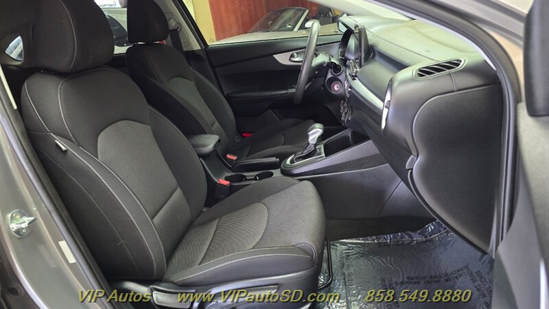 Used 2016 Kia Forte LX FWD image 16