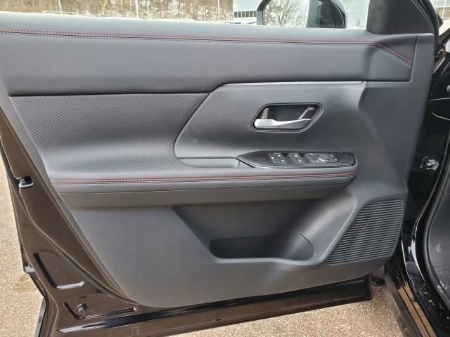 New 2026 Nissan Kicks SR image 19