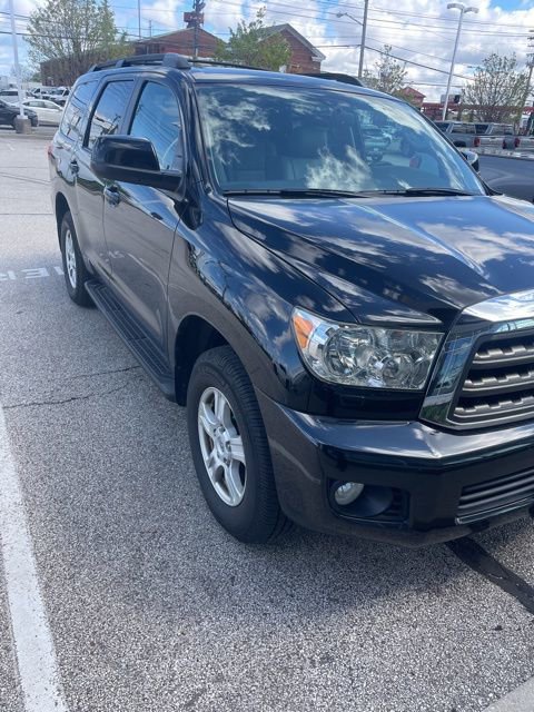Used 2014 Toyota Sequoia SR5 w/ Premium Package AWD/4WD image 2
