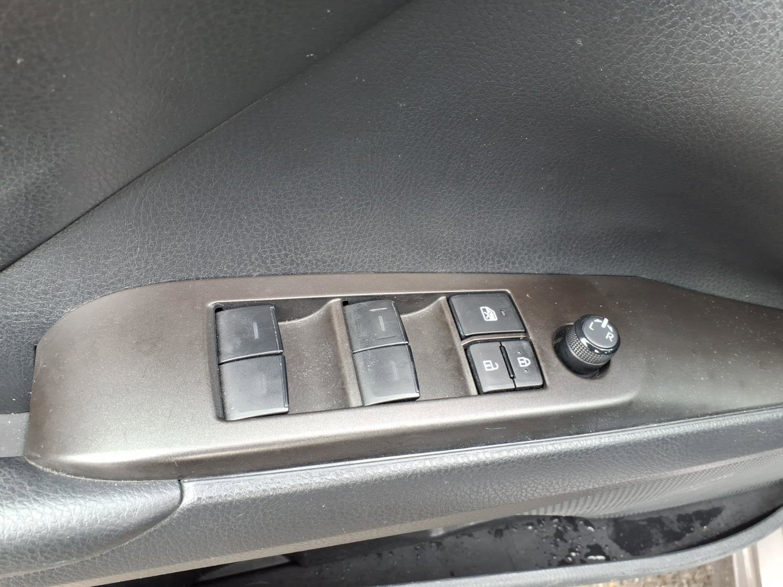 Certified 2023 Toyota Camry SE image 9