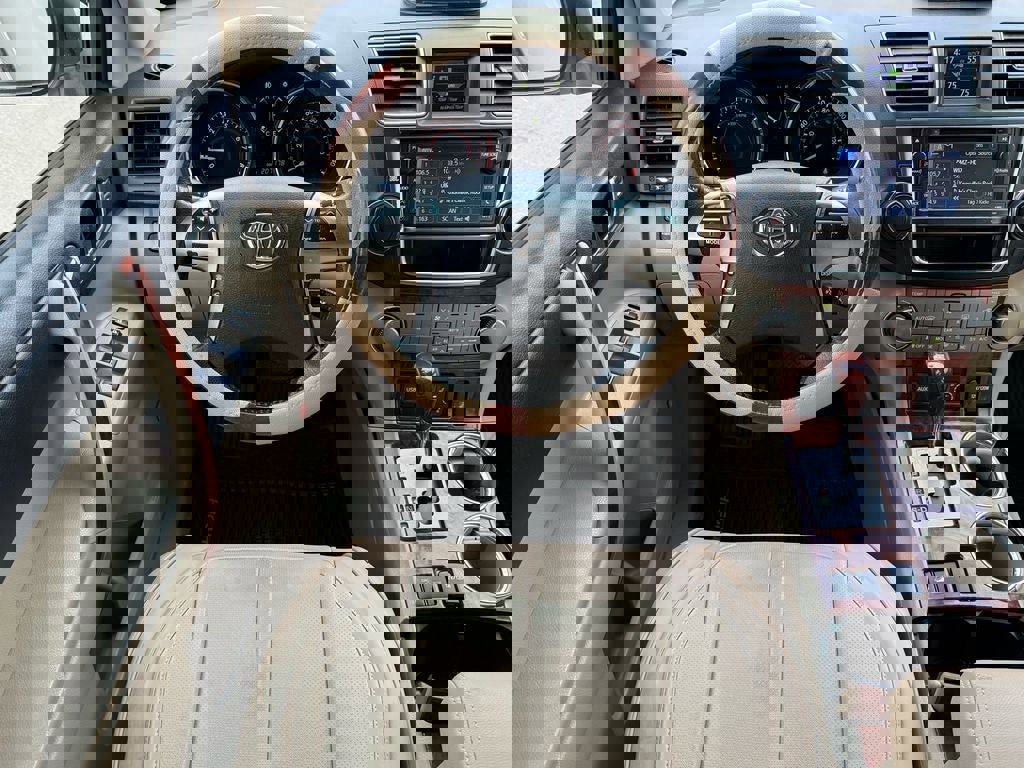 Used 2013 Toyota Highlander Limited image 16