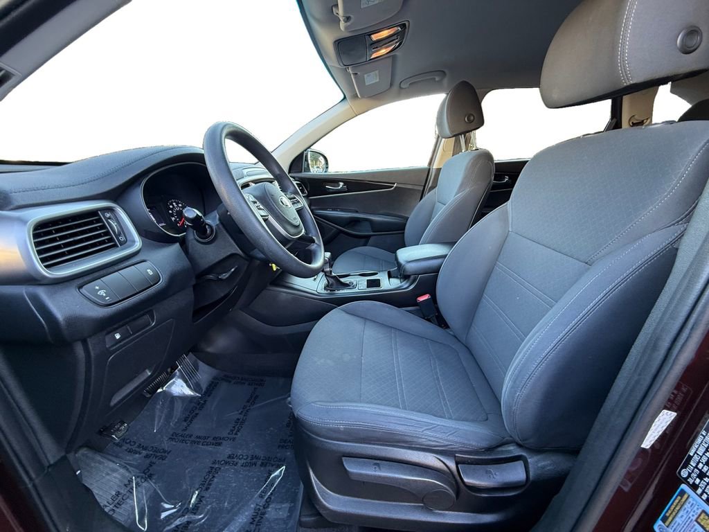 Used 2020 Kia Sorento LX image 9