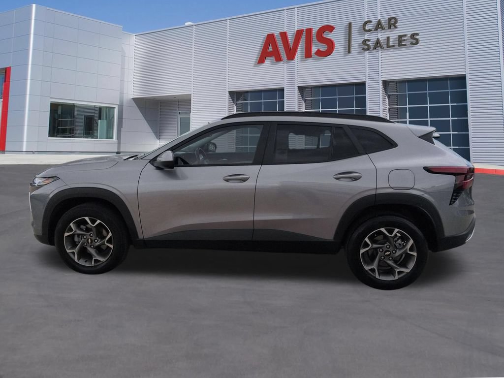 Used 2025 Chevrolet Trax LT w/ LT Convenience Package FWD image 10