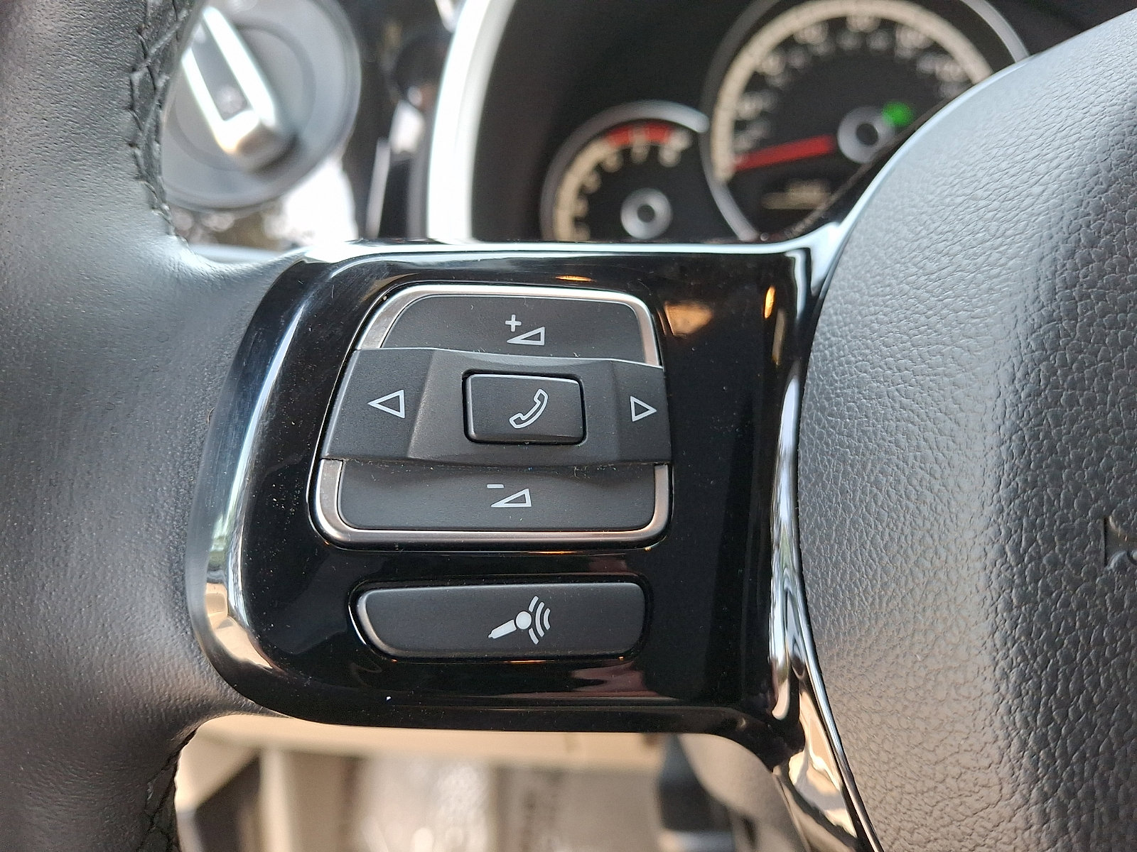 Used 2014 Volkswagen Beetle 2.5 image 21