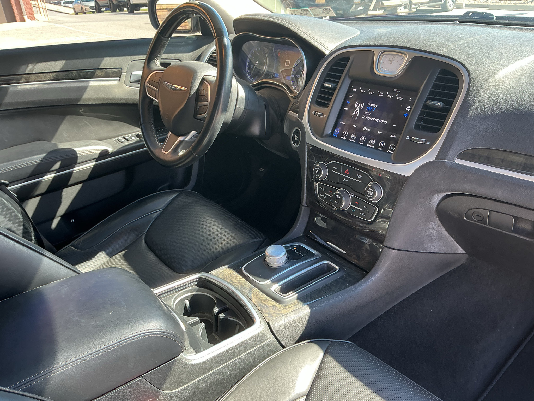 Used 2019 Chrysler 300 Limited AWD/4WD image 20