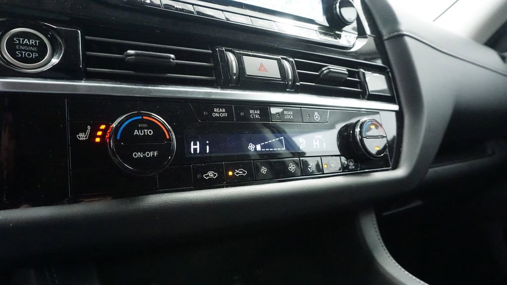 Used 2023 Nissan Pathfinder SL image 43