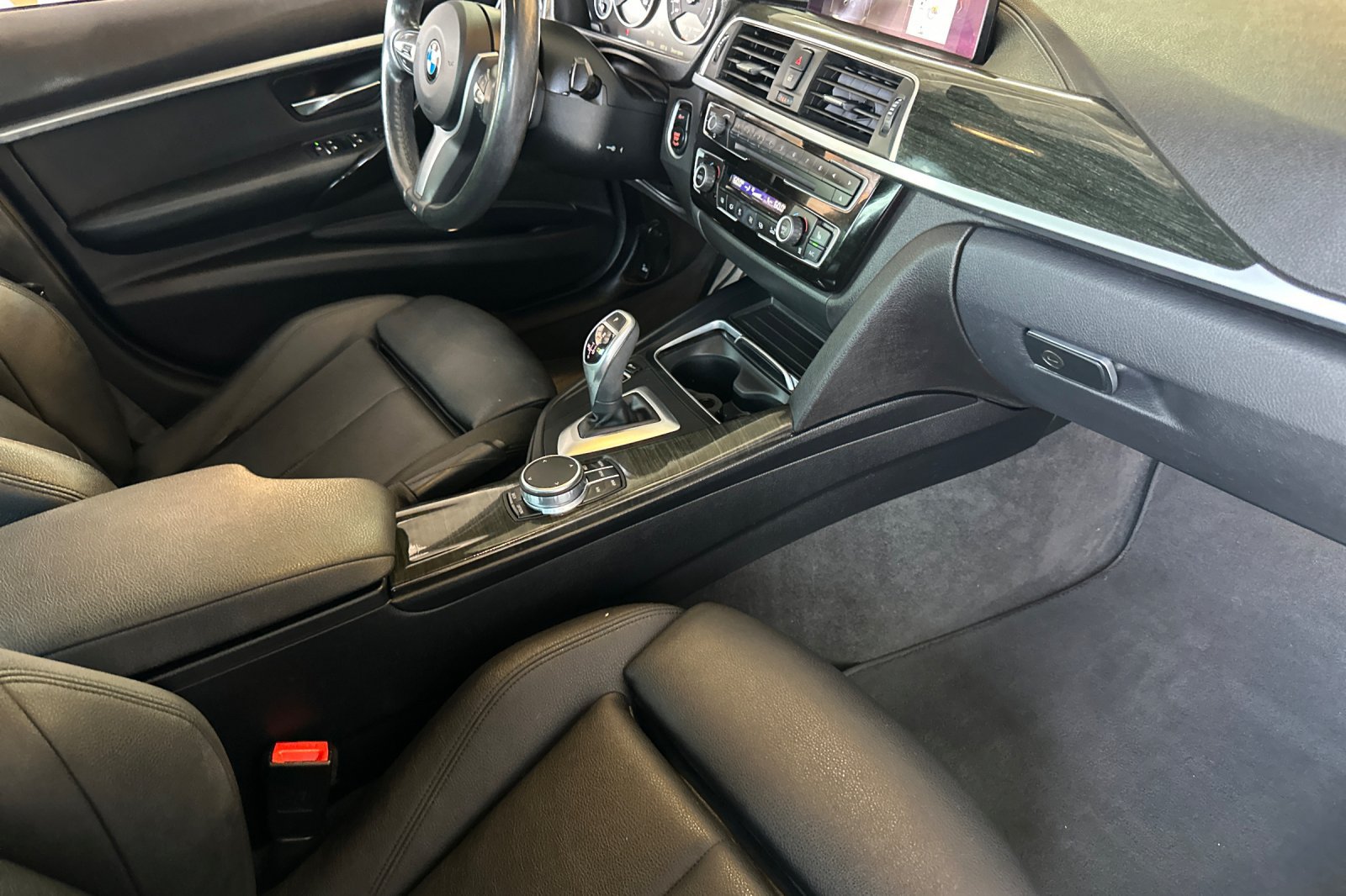 Used 2018 BMW 340i xDrive Sedan w/ Premium Package AWD/4WD image 15