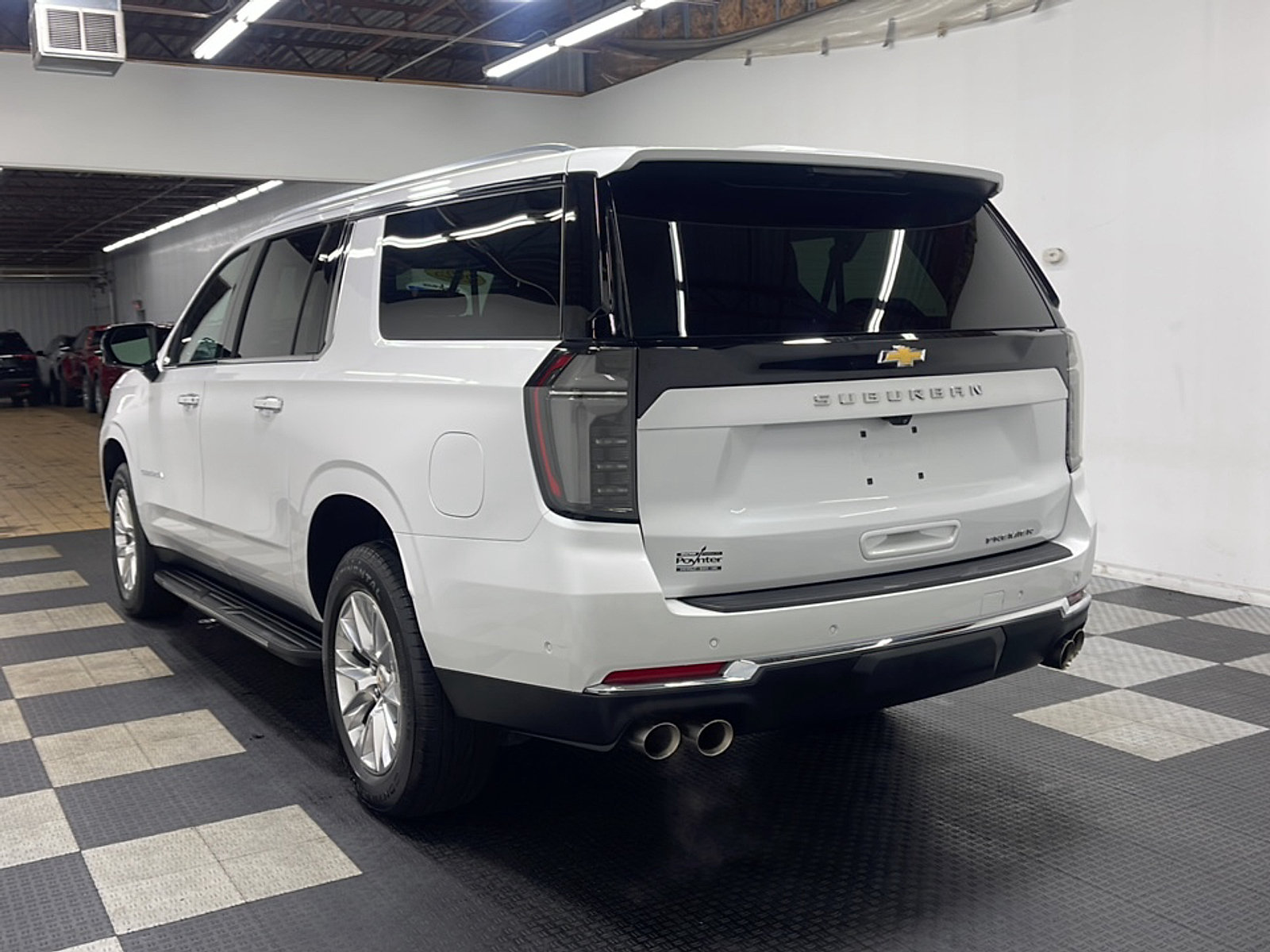 Used 2025 Chevrolet Suburban Premier AWD/4WD image 16