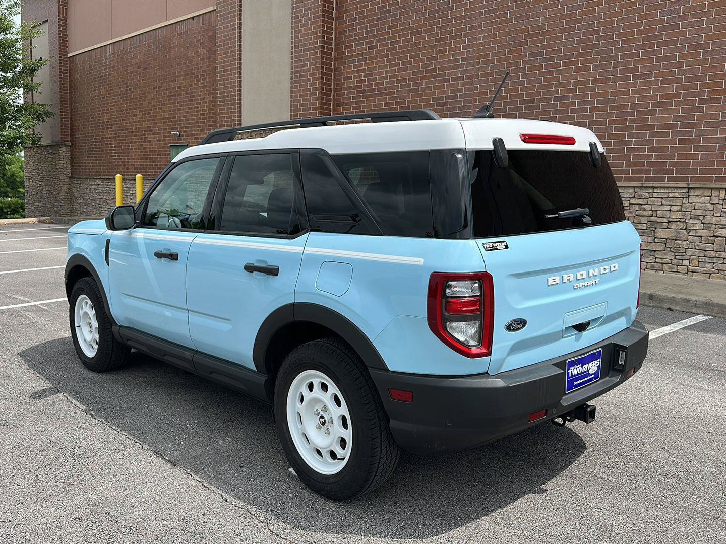 Certified 2023 Ford Bronco Sport Heritage w/ Heritage Convenience Package AWD/4WD image 3