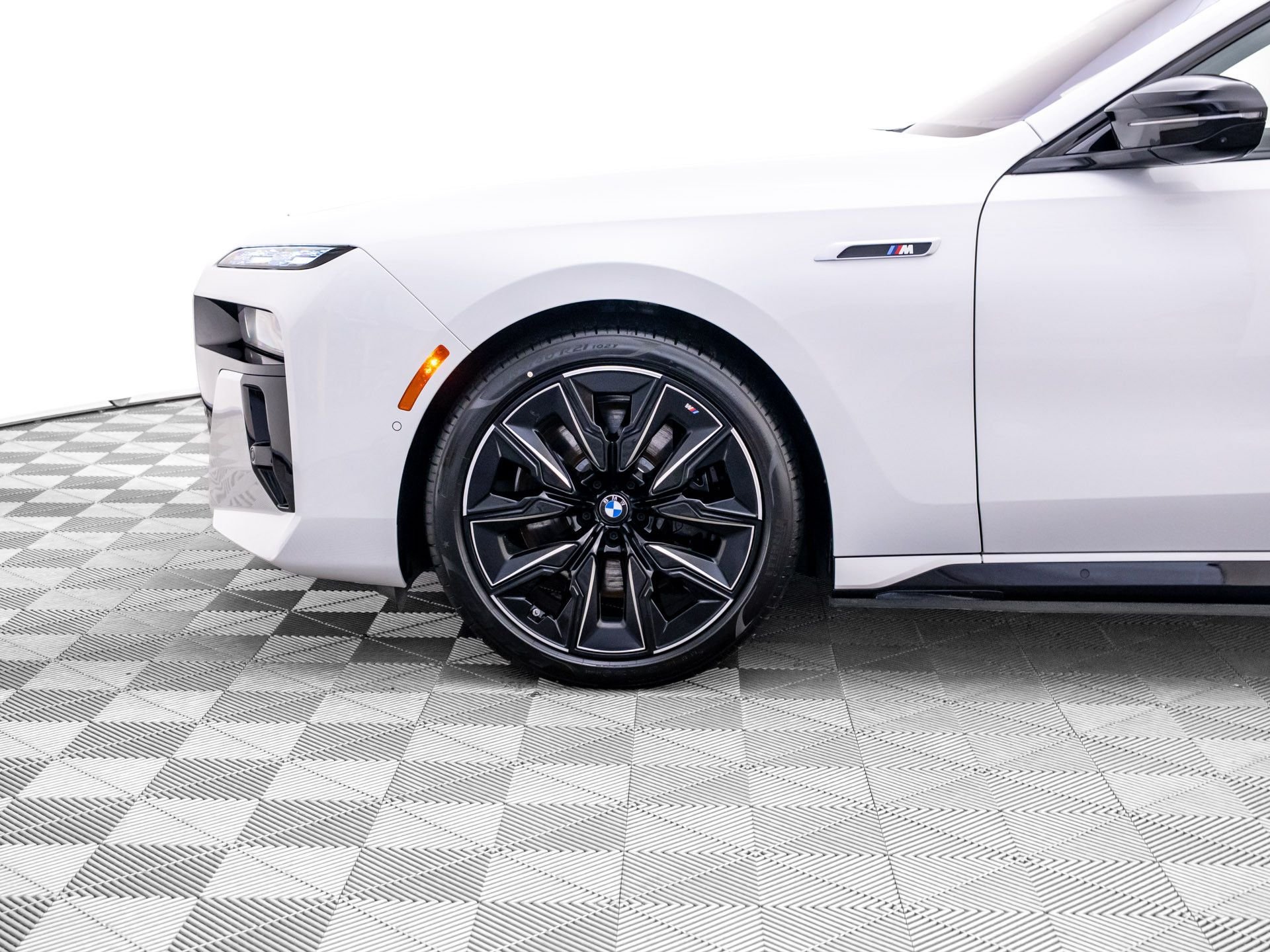 New 2026 BMW i7 M70 AWD/4WD image 38