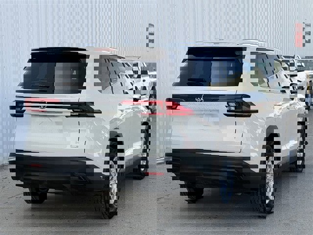 Used 2024 Toyota Grand Highlander XLE image 4