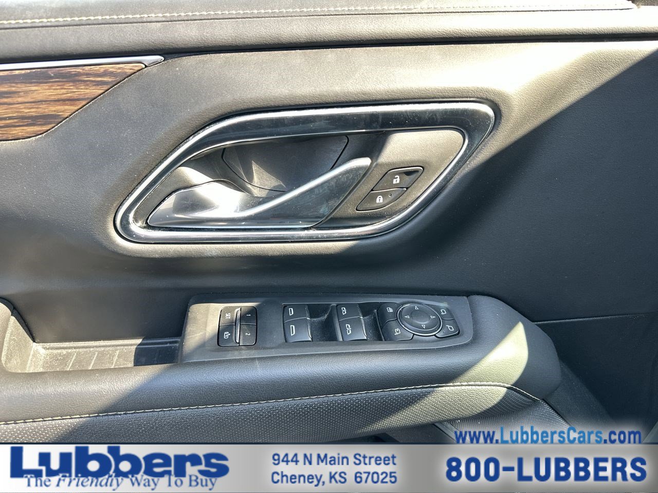 Used 2023 Chevrolet Suburban Premier image 13