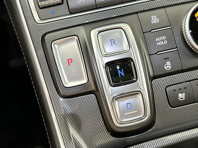 Used 2022 Hyundai Santa Fe Limited AWD/4WD image 16