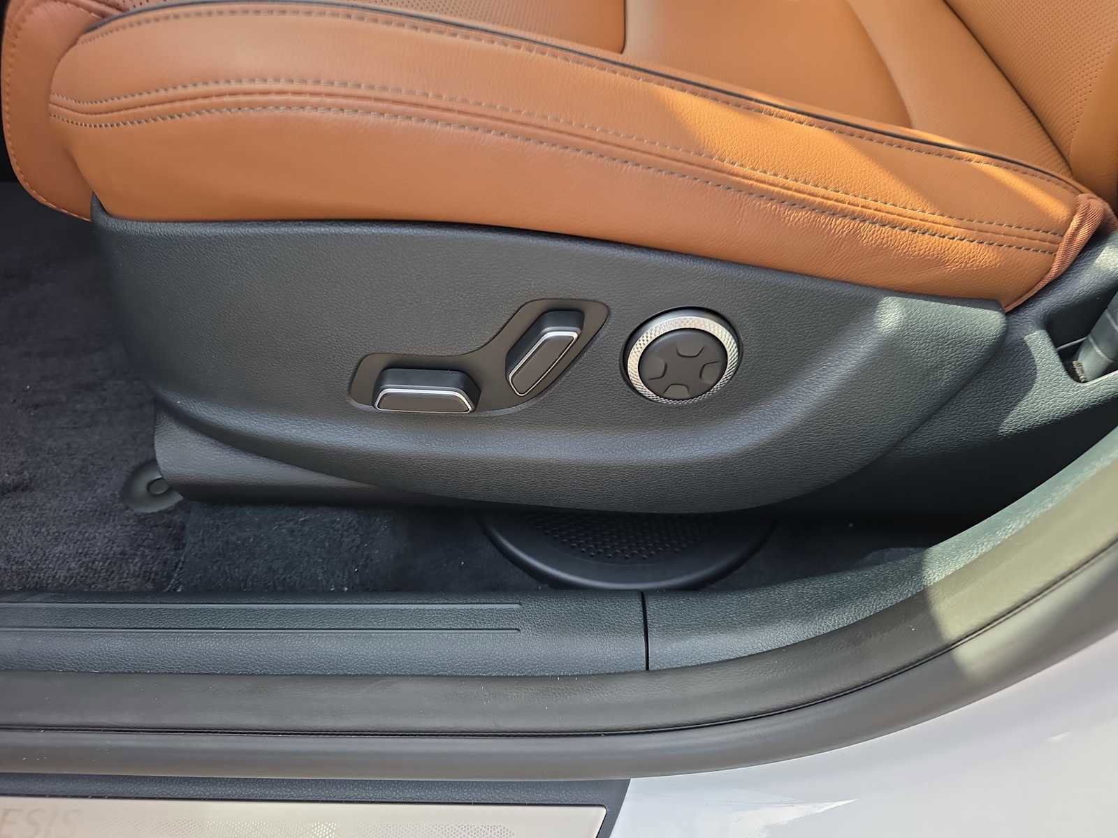 New 2026 Genesis GV70 2.5T Advanced image 10