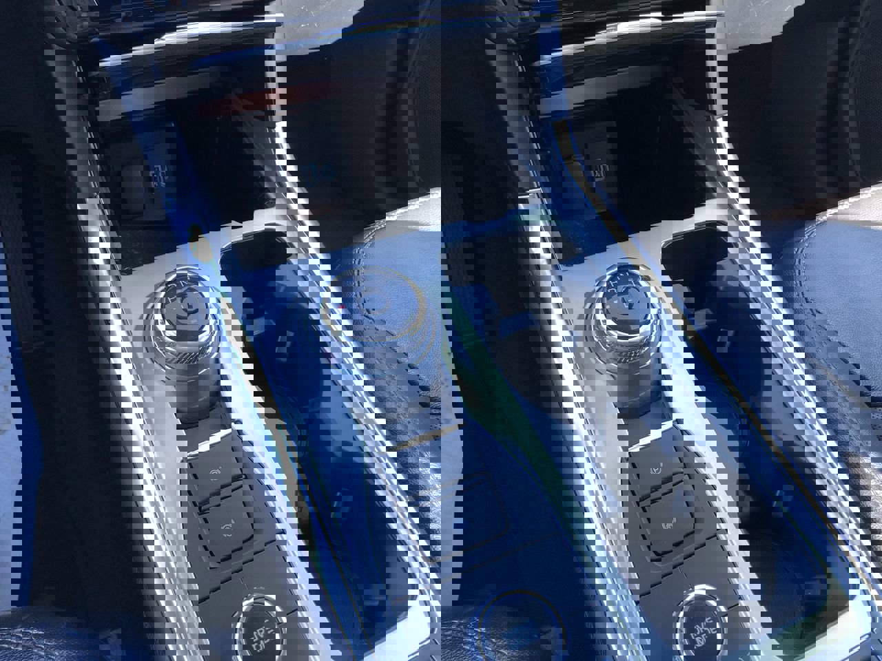 Used 2023 Ford Explorer Limited image 20