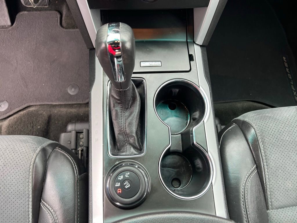 Used 2015 Ford Explorer XLT w/ Equipment Group 202A image 31