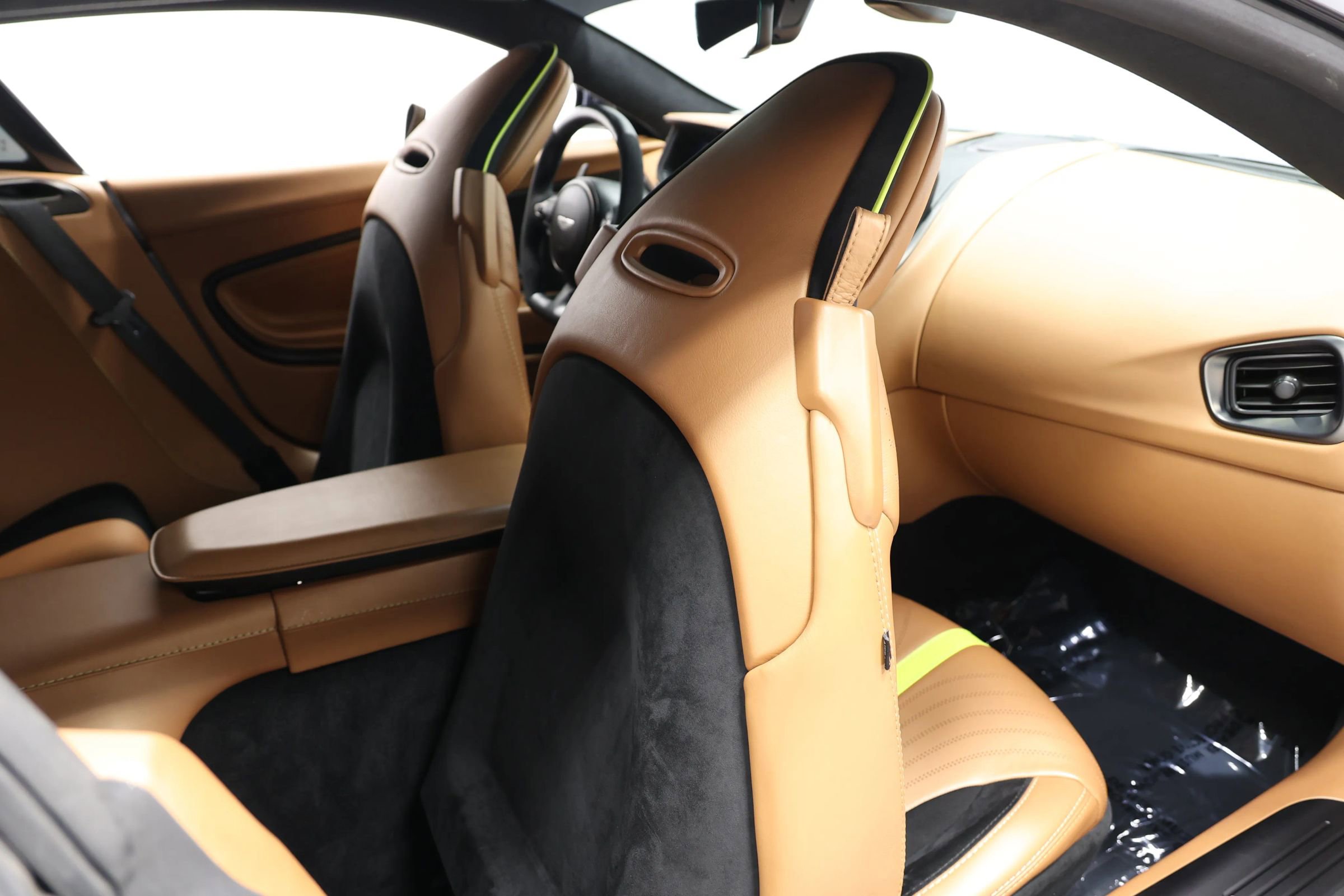 Used 2020 Aston Martin DB11 AMR image 68