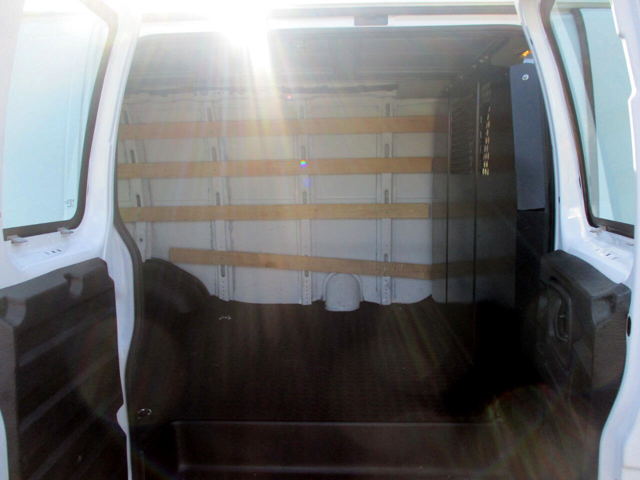 Used 2021 Chevrolet Express 2500 w/ Driver Convenience Package image 14