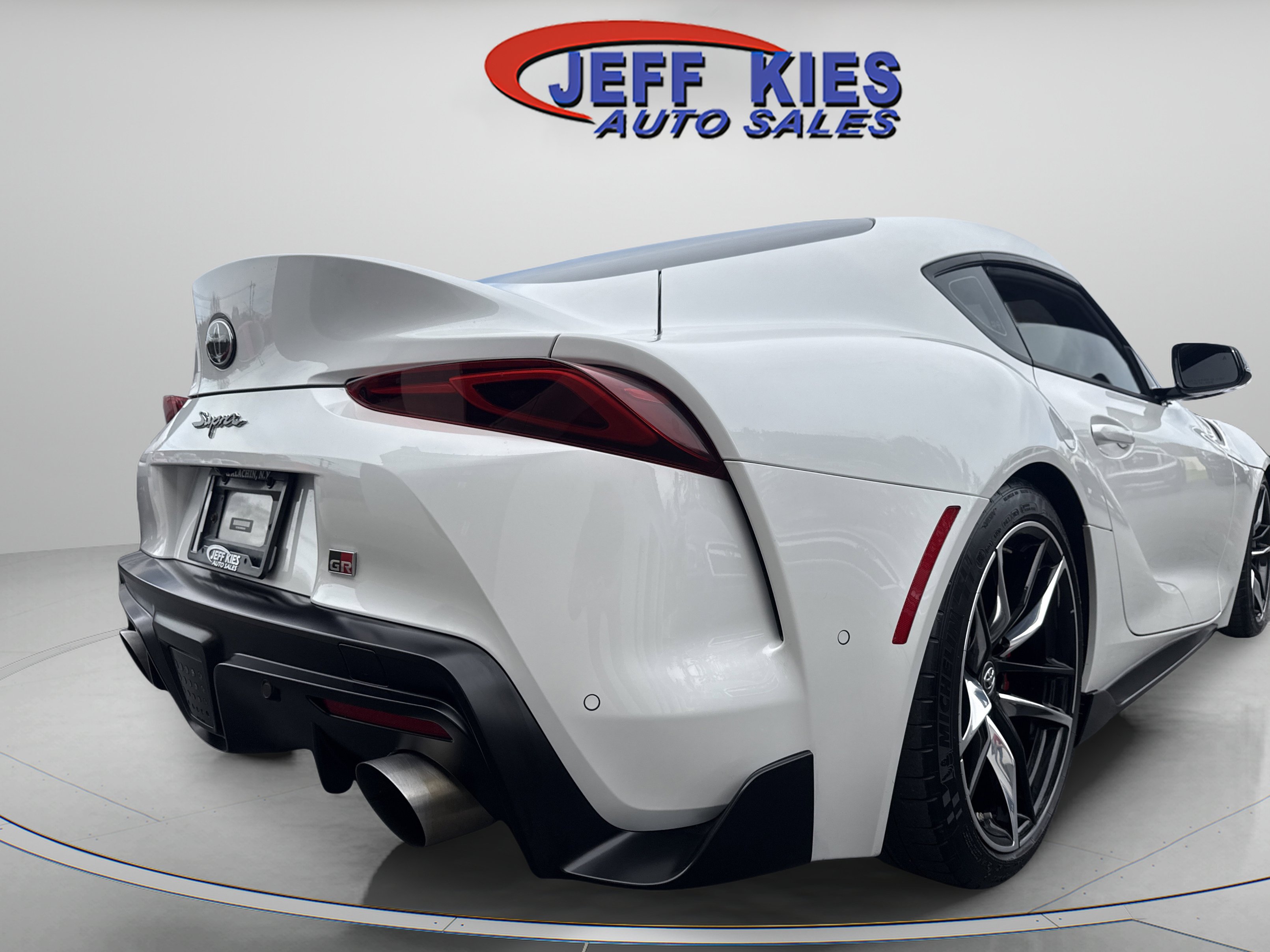 Used 2022 Toyota Supra Premium w/ Driver Assist Package RWD image 7