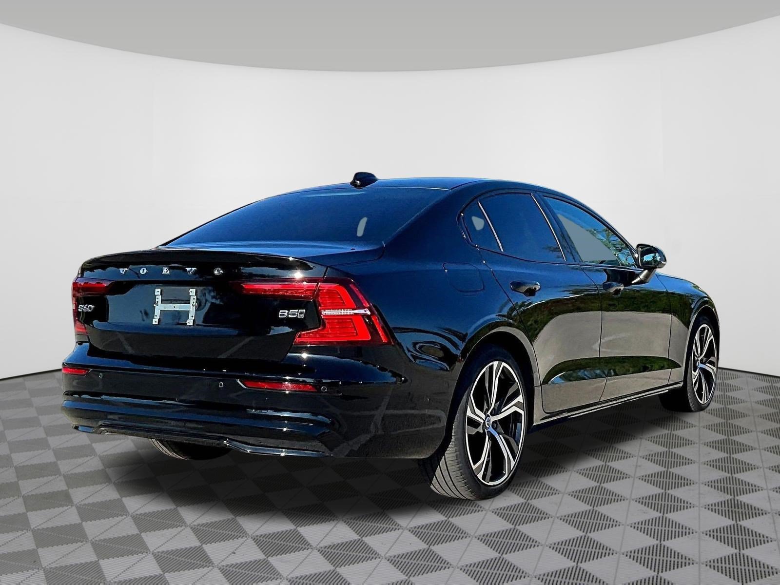 Used 2023 Volvo S60 B5 Plus w/ Climate Package AWD/4WD image 6