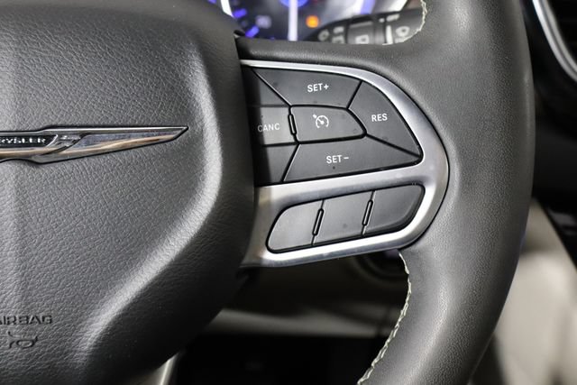 Used 2023 Chrysler Voyager LX FWD image 10