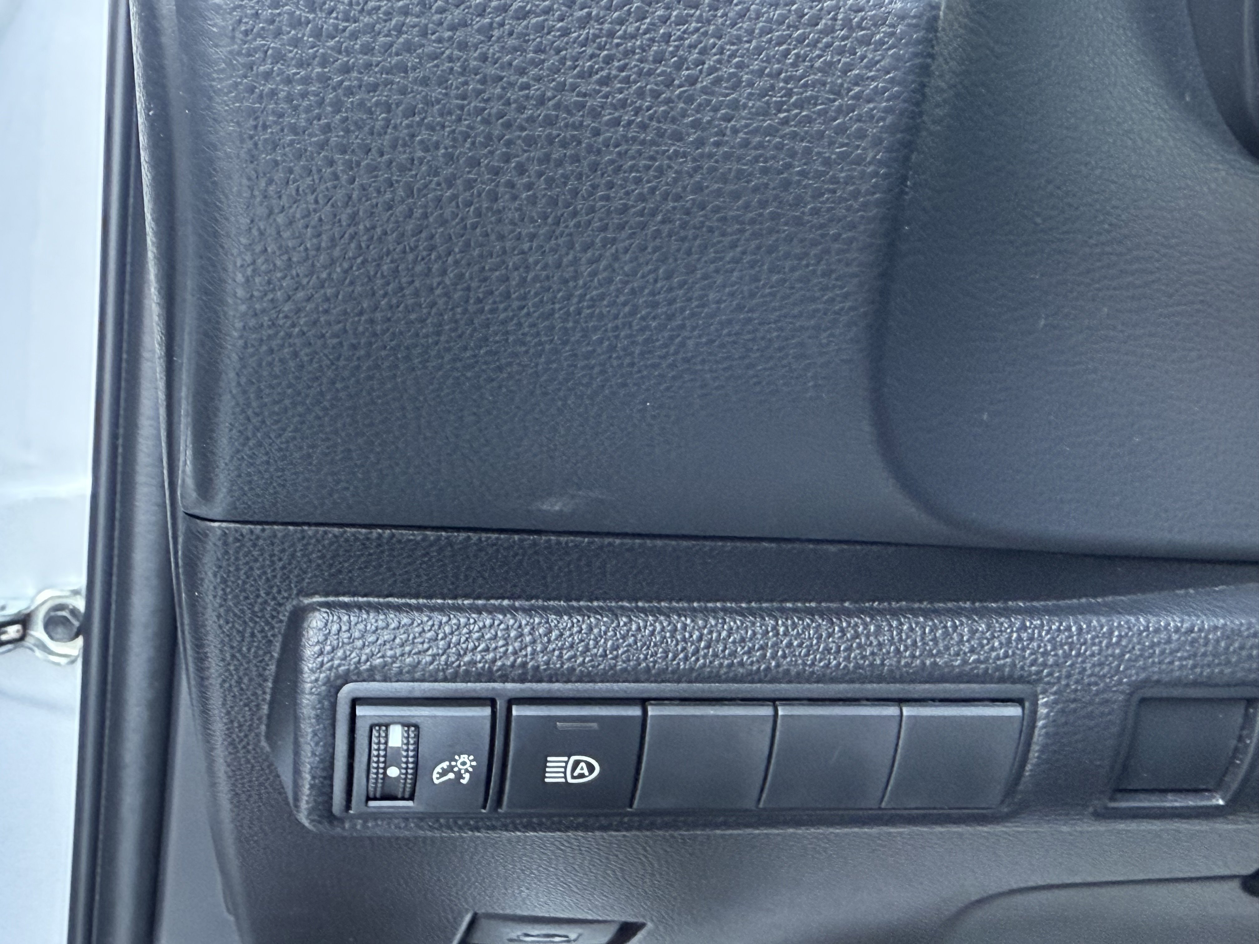 Certified 2024 Toyota Corolla SE FWD image 11