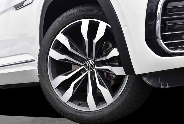 Used 2022 Volkswagen Atlas SEL Premium AWD/4WD image 3