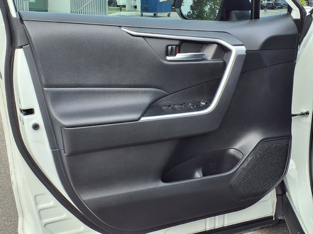 Used 2022 Toyota RAV4 XLE FWD image 27