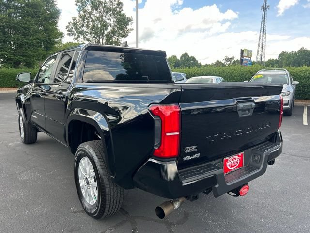 Used 2024 Toyota Tacoma SR5 AWD/4WD image 11