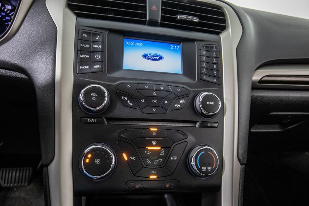 Used 2015 Ford Fusion SE w/ Equipment Group 202A FWD image 24