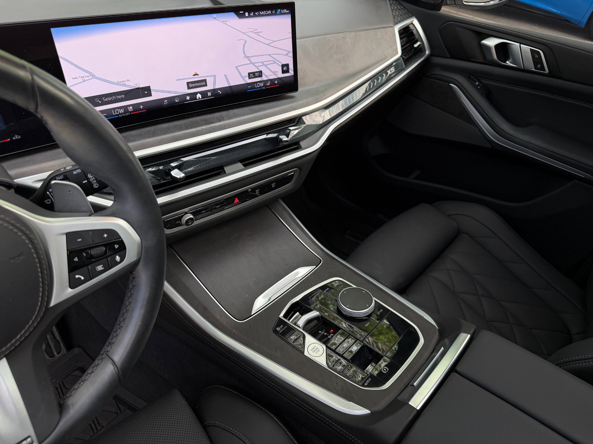 Used 2024 BMW X5 xDrive40i w/ M Sport Package image 13