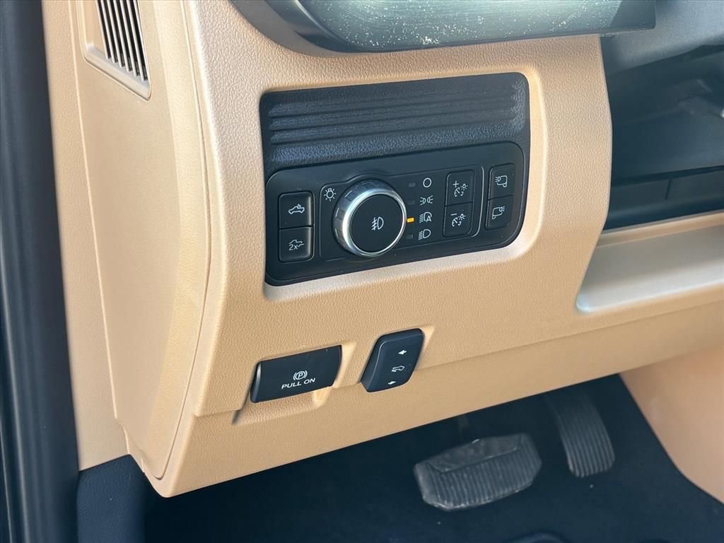 New 2026 Ford F250 Lariat w/ Black Appearance Package AWD/4WD image 7