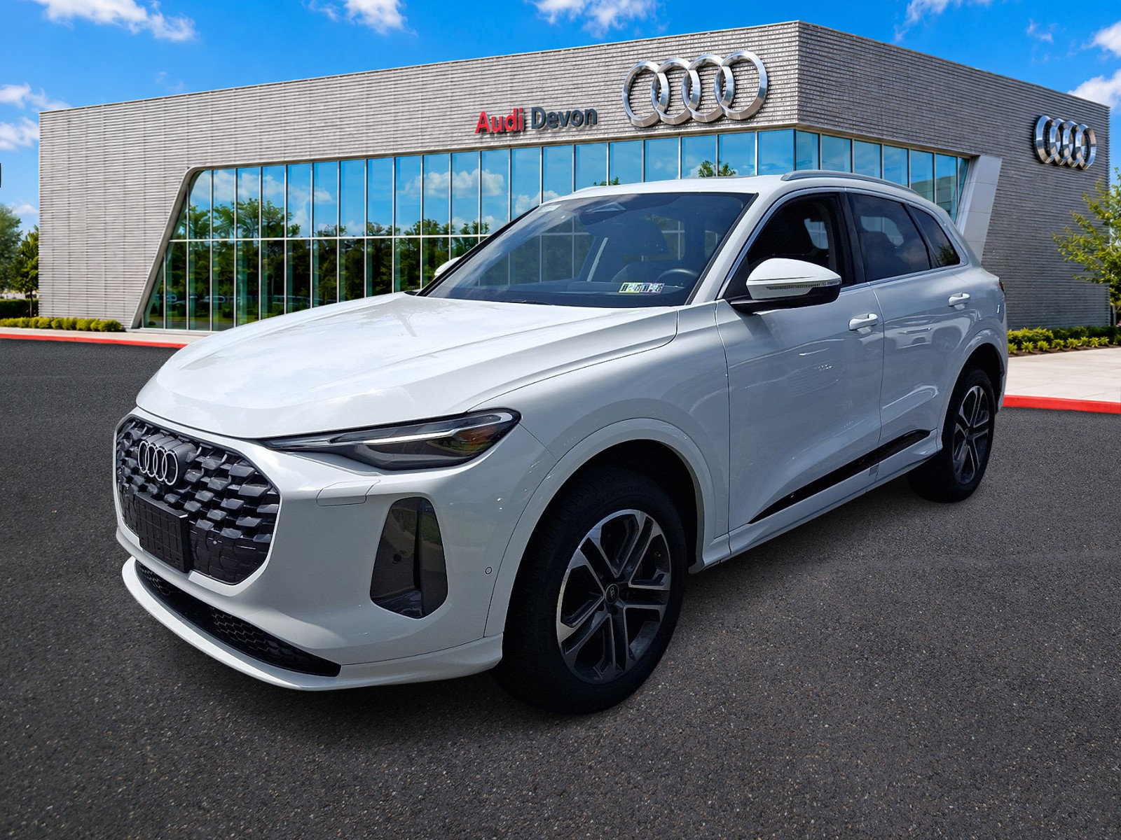Used 2025 Audi Q5 Premium w/ Convenience Package AWD/4WD image 3