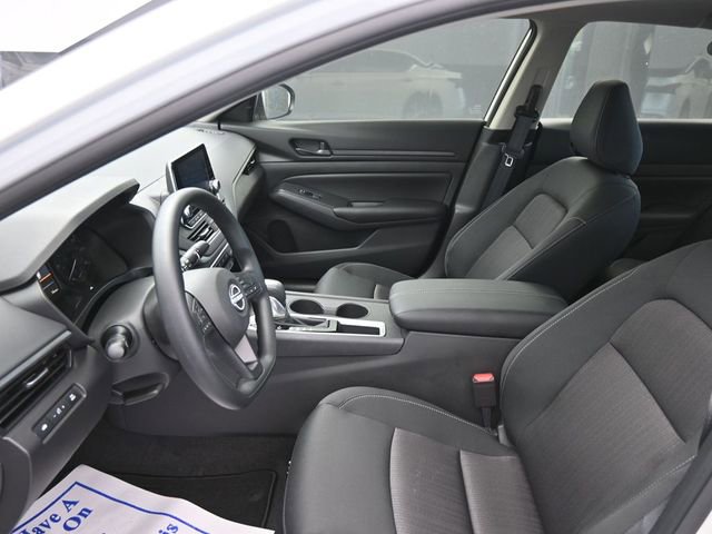 Used 2025 Nissan Altima 2.5 S FWD image 11