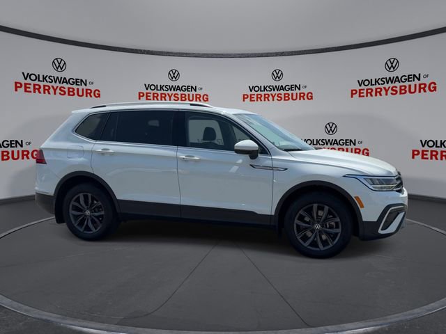 Certified 2024 Volkswagen Tiguan SE w/ Panoramic Sunroof Package AWD/4WD image 9