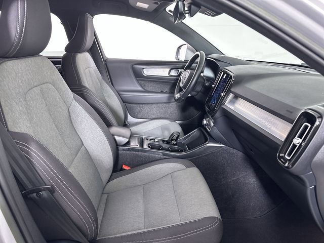 Used 2023 Volvo XC40 B5 Core image 83