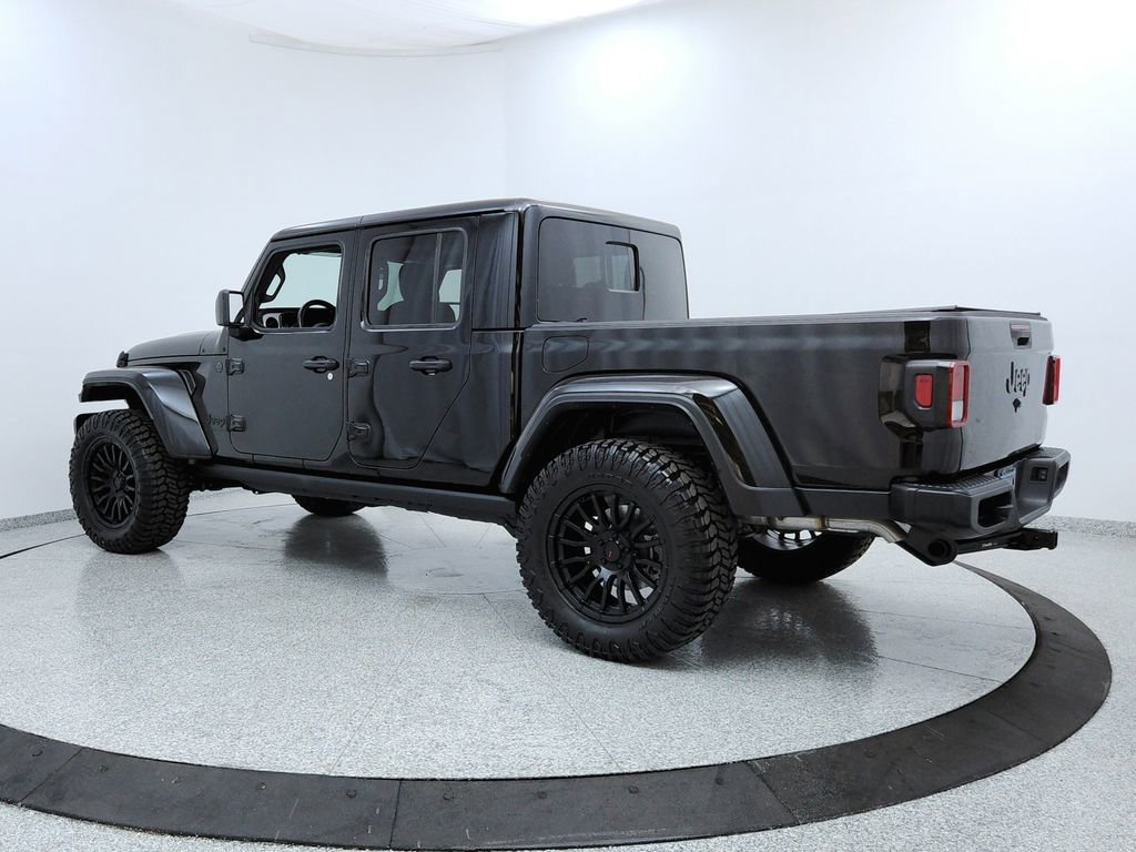 Used 2025 Jeep Gladiator Sport image 3