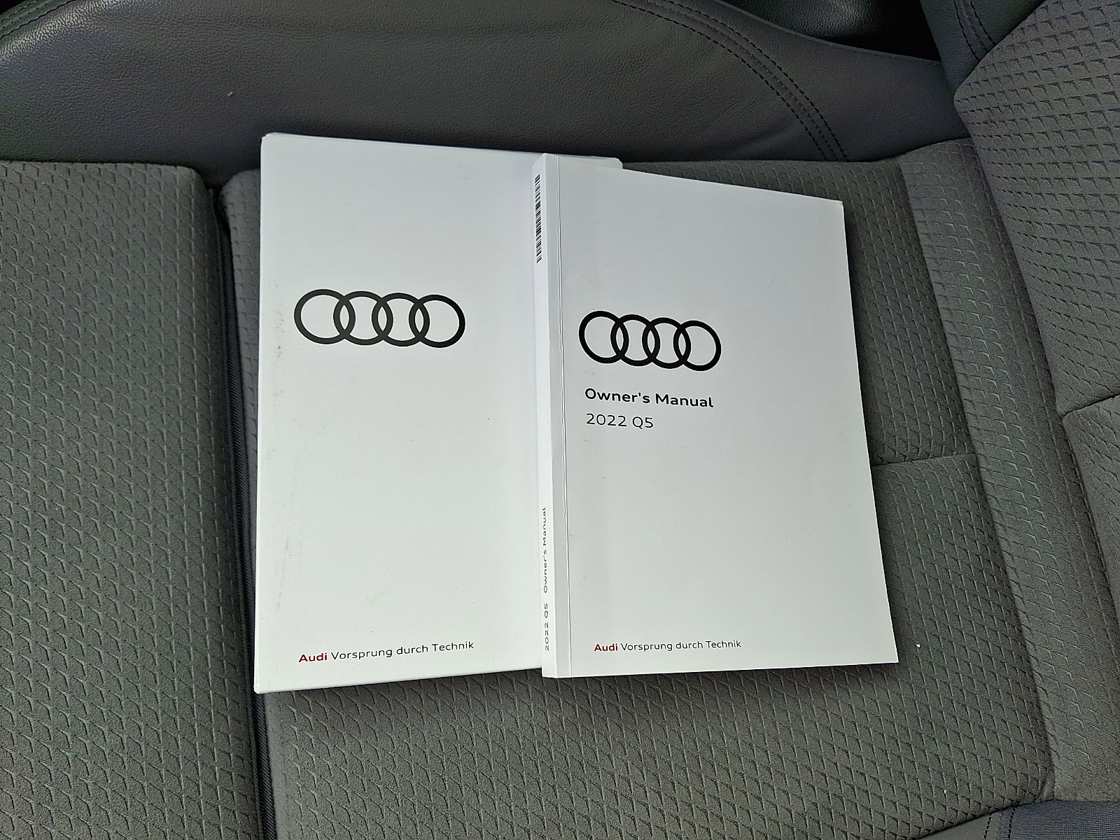 Used 2022 Audi SQ5 Premium Plus w/ Premium Plus Package image 27