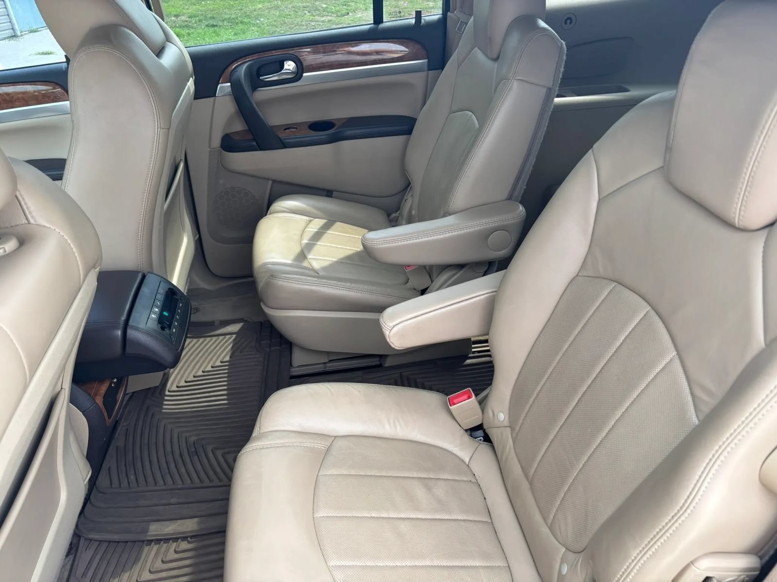 Used 2009 Buick Enclave CXL w/ Entertainment Package #2 AWD/4WD image 19