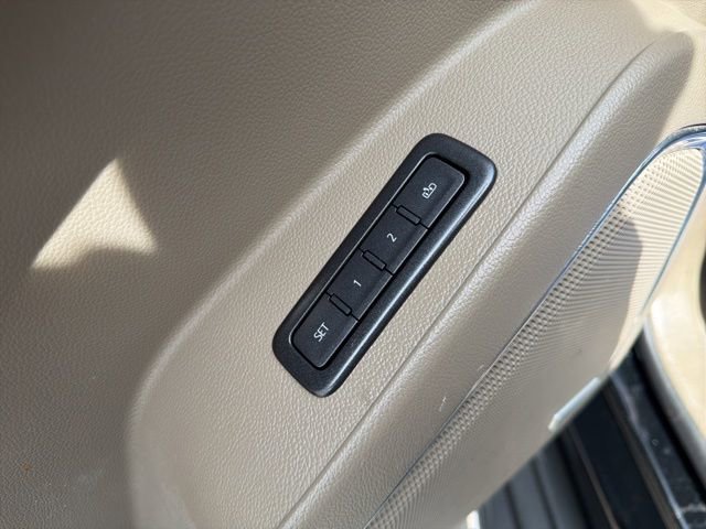 Used 2018 Chevrolet Suburban Premier image 32