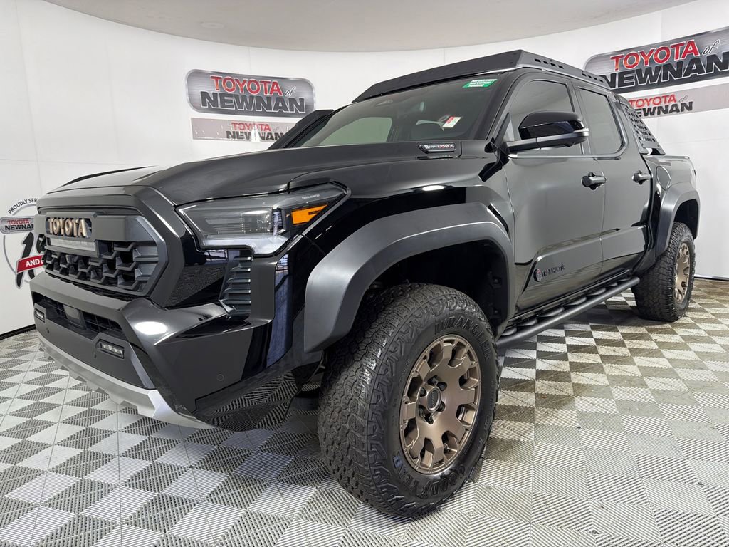 Used 2025 Toyota Tacoma Trailhunter image 7