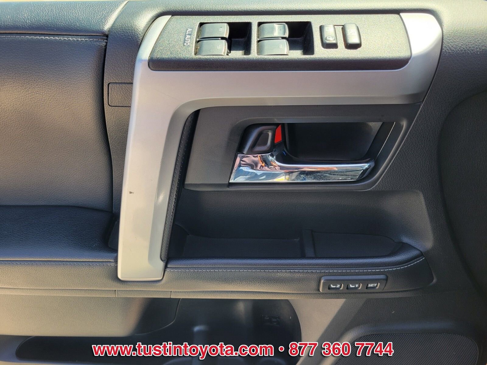 Used 2023 Toyota 4Runner Limited image 18