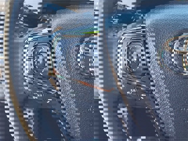 Used 2016 Toyota Avalon XLE image 12