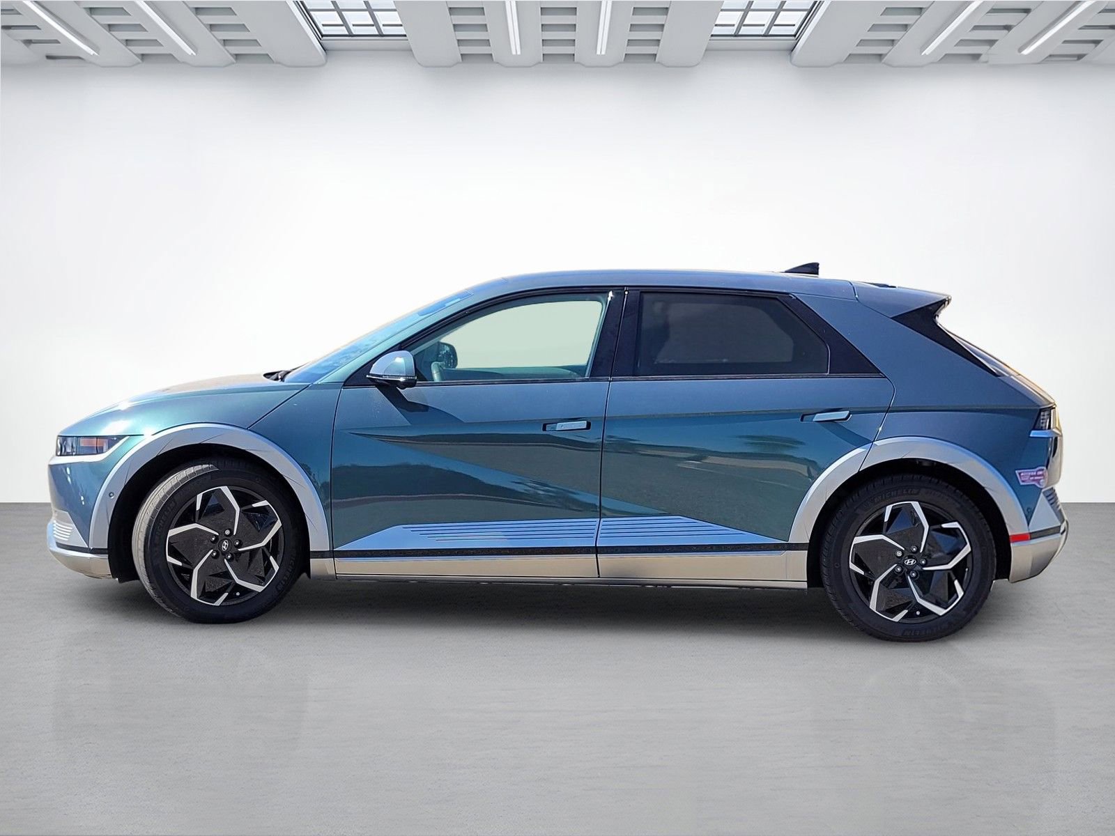 Certified 2024 Hyundai Ioniq 5 Limited RWD image 14