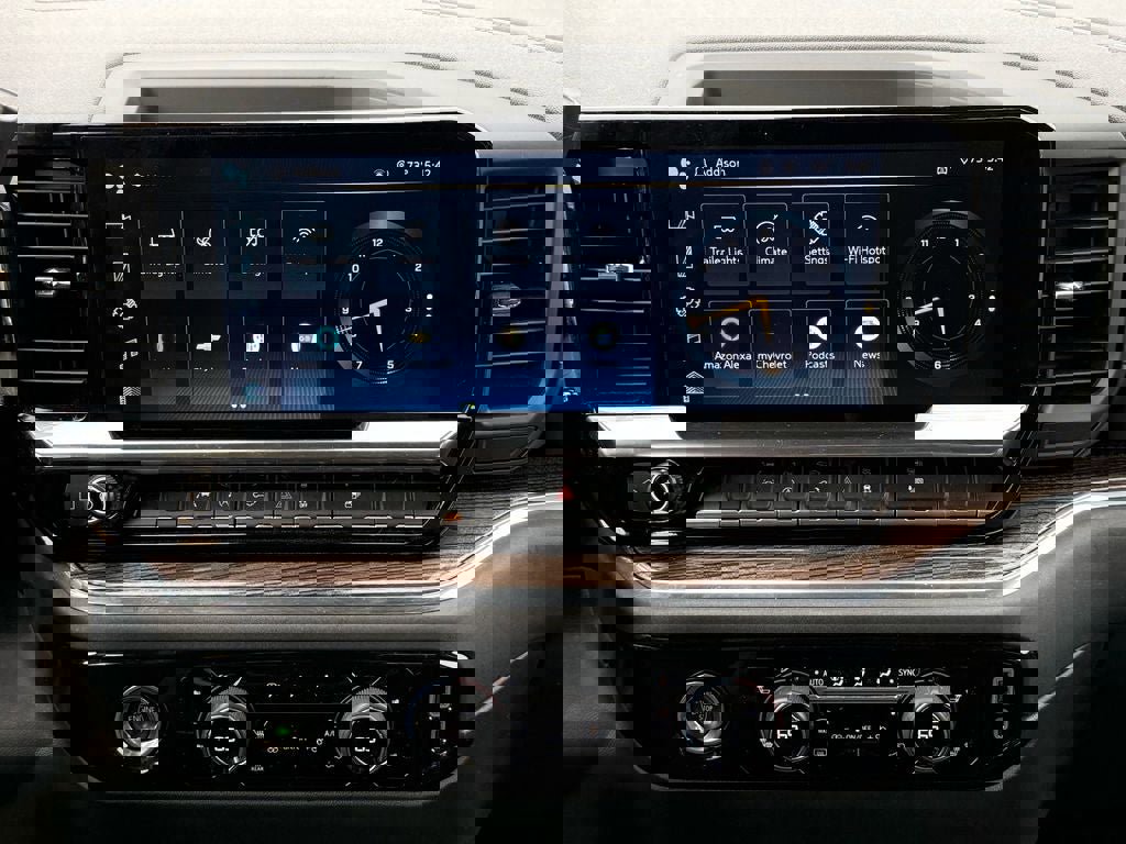 Used 2024 Chevrolet Silverado 1500 LT image 25