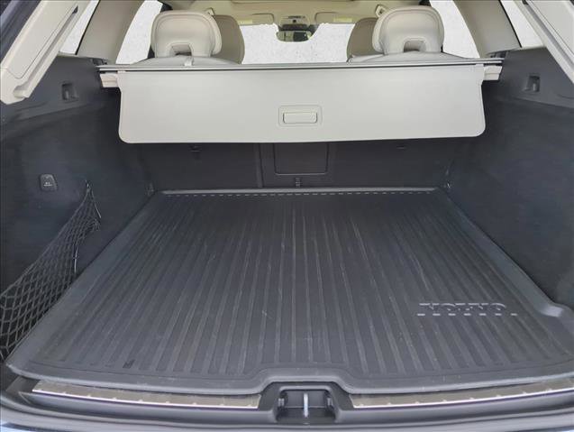 Used 2020 Volvo XC60 T5 Momentum w/ Protection Package Premier image 22