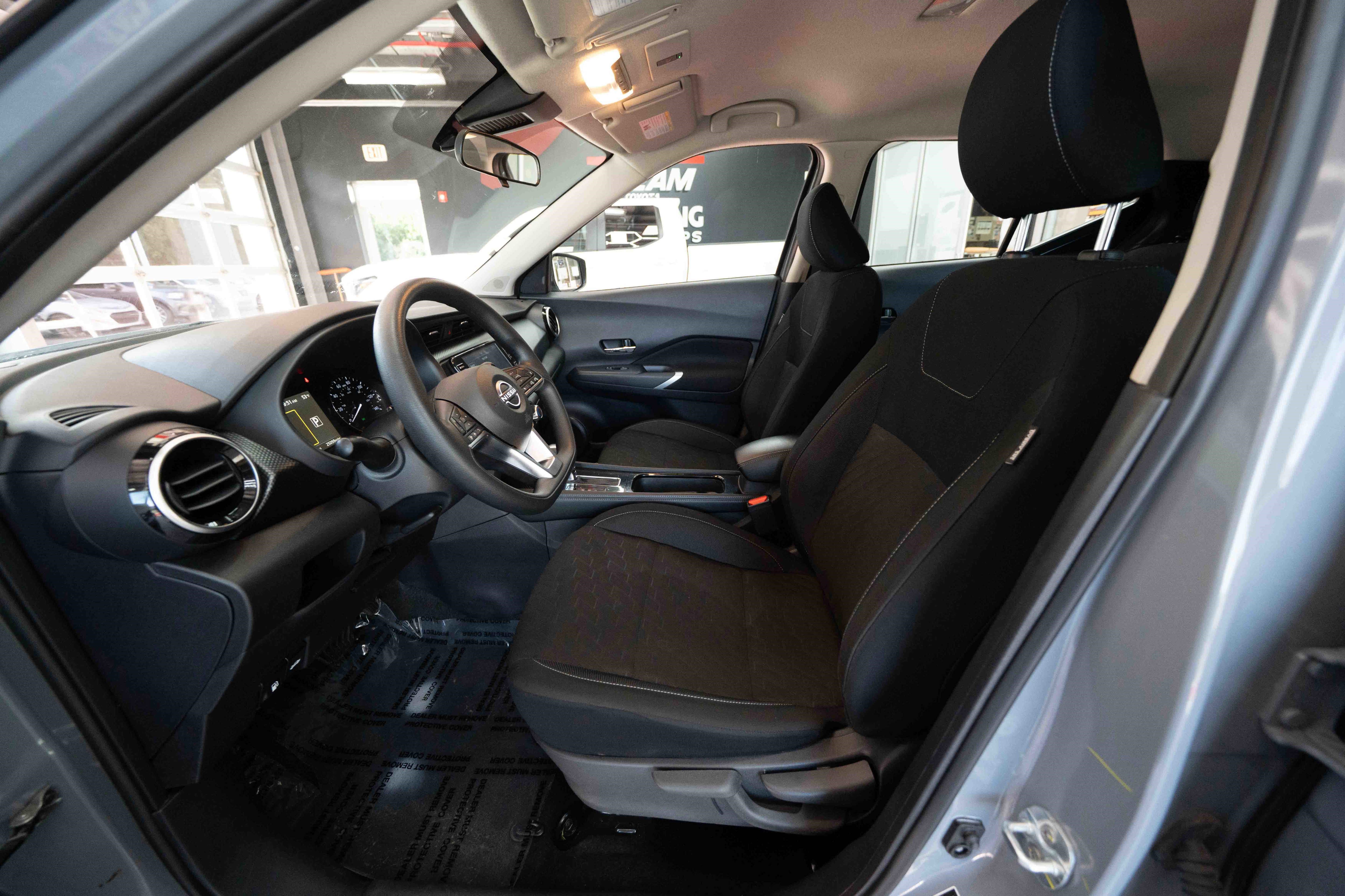 Used 2024 Nissan Kicks SV image 9