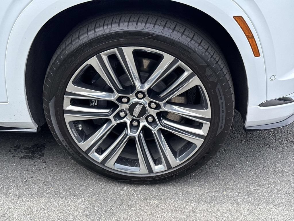 Certified 2026 Cadillac Vistiq Platinum w/ LPO, Floor Liner Package AWD/4WD image 14