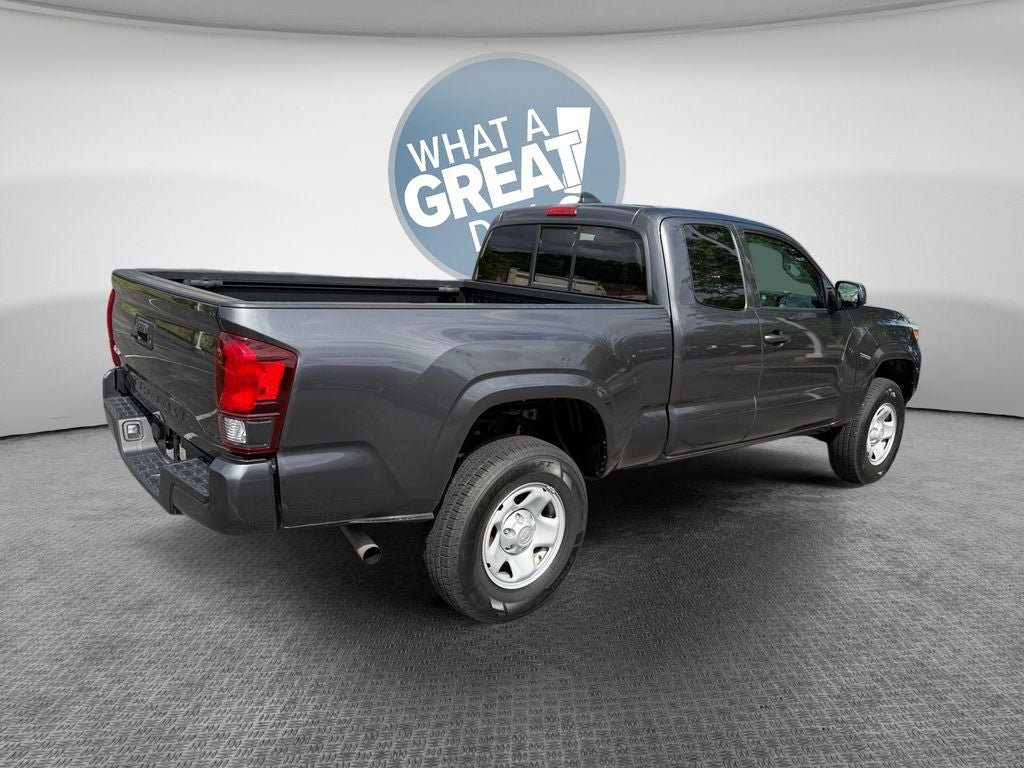 Certified 2023 Toyota Tacoma SR w/ SR Convenience Package AWD/4WD image 3