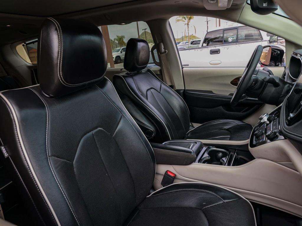 Used 2023 Chrysler Pacifica Limited image 20